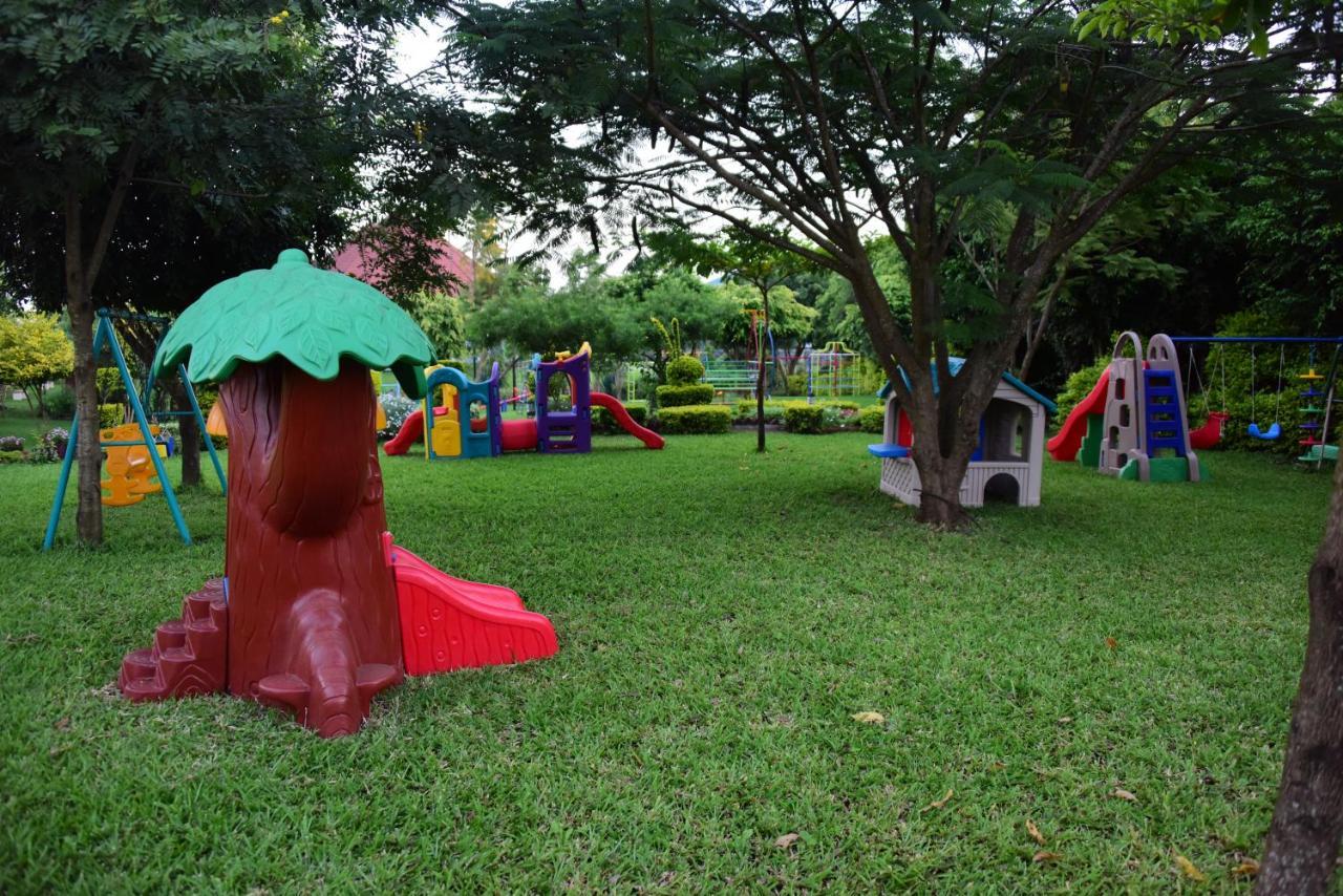 Fun Retreat Resort, Hotel And Ayurveda Spa 阿鲁沙 外观 照片