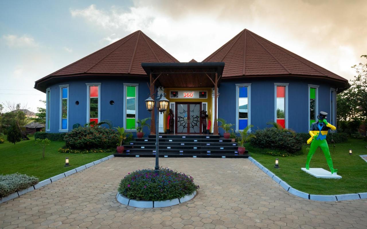 Fun Retreat Resort, Hotel And Ayurveda Spa 阿鲁沙 外观 照片