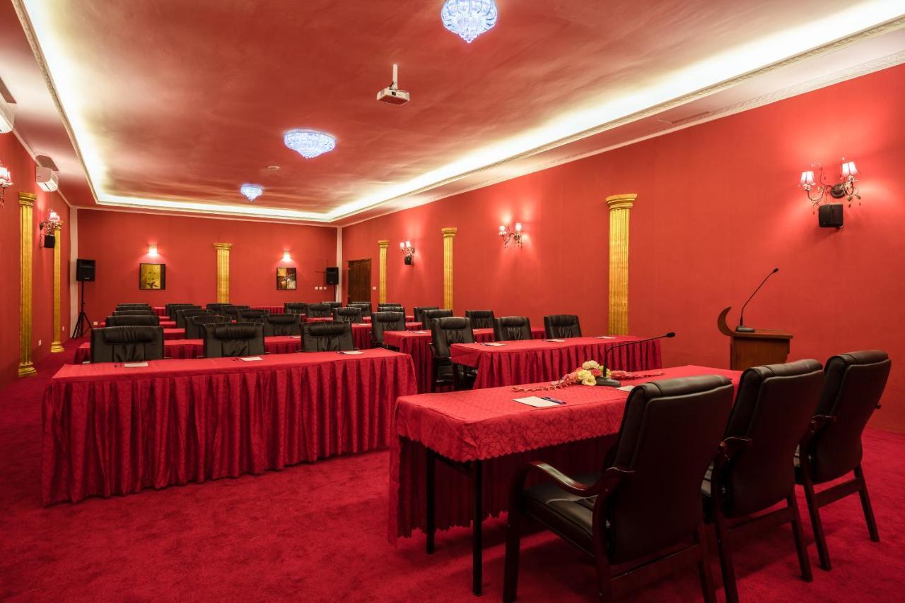 Fun Retreat Resort, Hotel And Ayurveda Spa 阿鲁沙 外观 照片