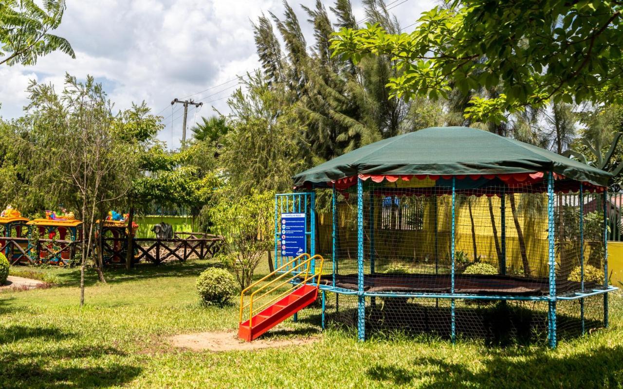 Fun Retreat Resort, Hotel And Ayurveda Spa 阿鲁沙 外观 照片